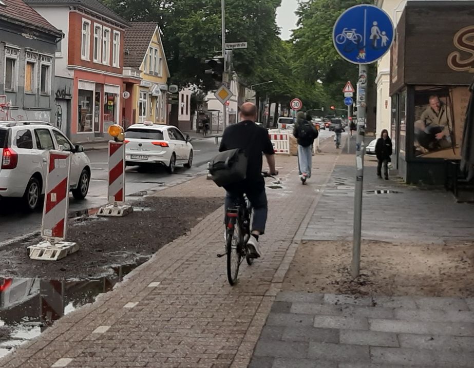 Radweg statt Bike Lane: Die umstrittene Fahrradspur an der Nadorster Stra�e wurde wieder zur�ckgebaut.
Bild: CDU-Fraktion 