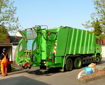 In manchen Bezirken wird der Müll künftig an unterschiedlichen Tagen abgeholt. Bild: Gabi Schoenemann/Pixelio